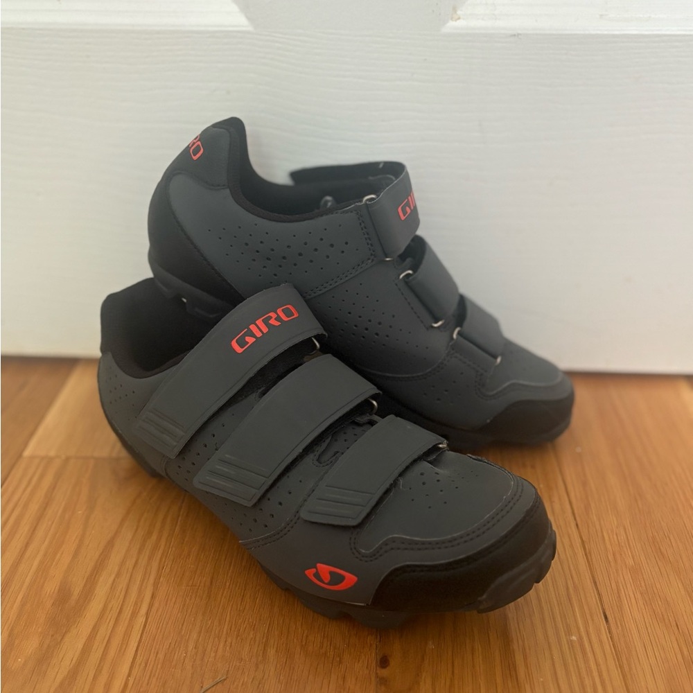 Giro Women's Black and Red Cycling shoes EU40 Excellent condition!